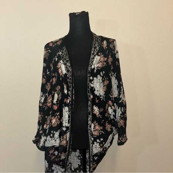 Tolani Black Floral Kimono One Size Viscose Duster - Picture 1 of 7